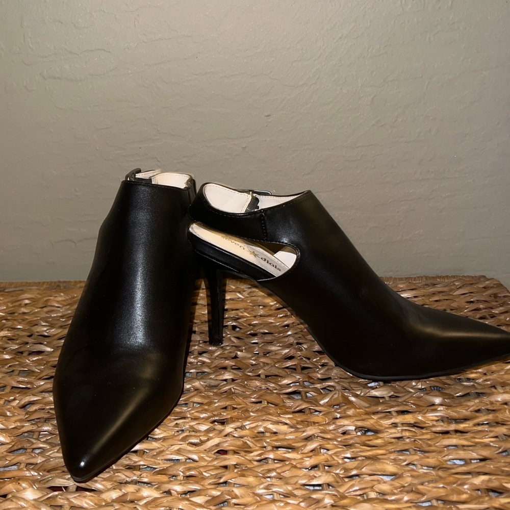 Black sling backs size 6